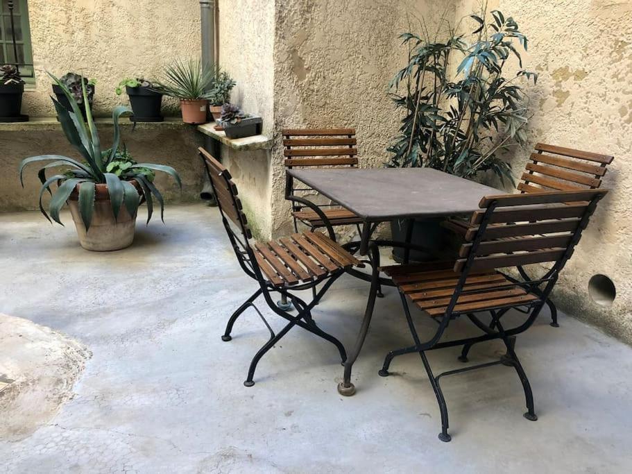 Ulysse, Appartement Spacieux Au Centre Historique D'Uzes En Rez-De-Chaussee Avec Exterieur, Proche Parking Des Marroniers Kültér fotó
