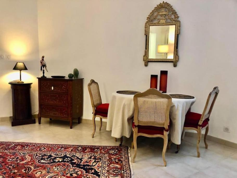 Ulysse, Appartement Spacieux Au Centre Historique D'Uzes En Rez-De-Chaussee Avec Exterieur, Proche Parking Des Marroniers Kültér fotó